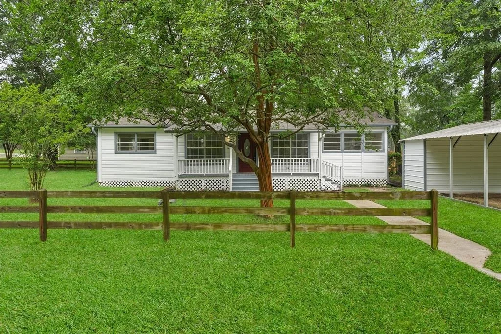 Photo of 1024 Columbia River Road