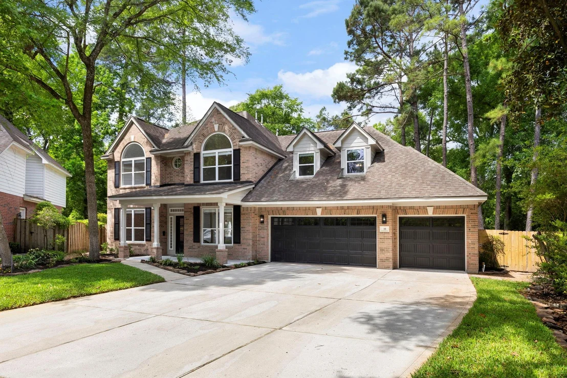 Photo of 35 Classic Oaks Place