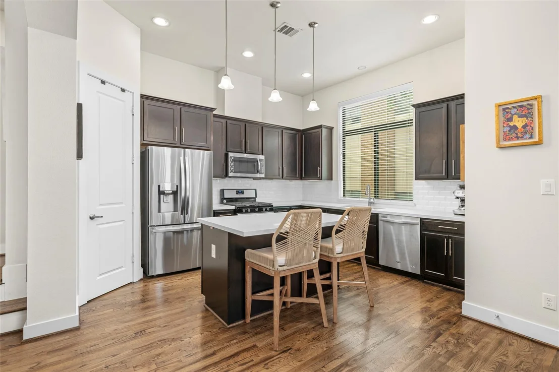 Photo of Unit E at 2609 Riverside Drive