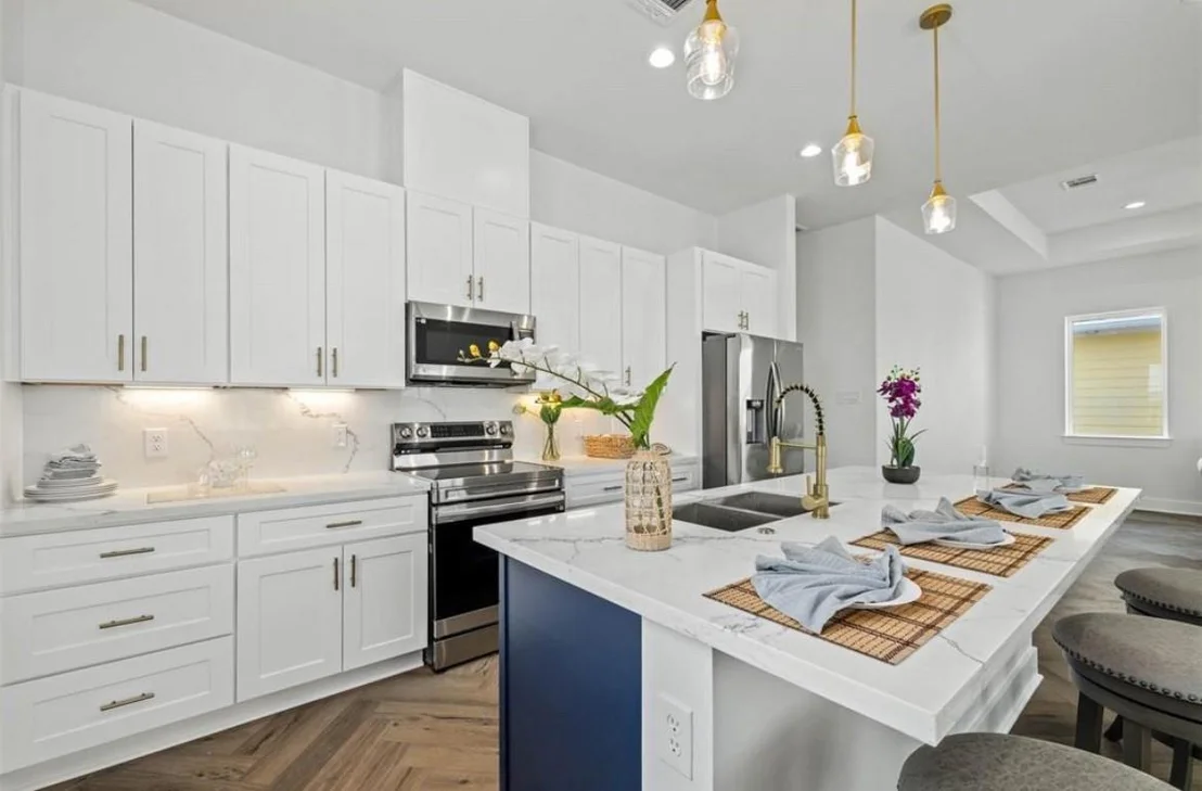 Photo of 23107 Miramar Circle