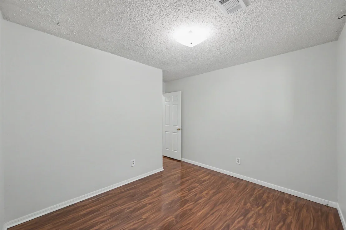 Photo of 25103 Thrushwood Lane