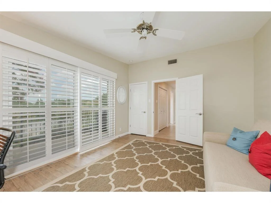 Photo of 723 Bermuda