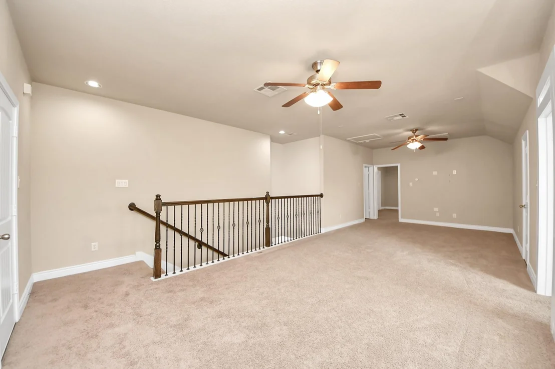 Photo of 143 W Wading Pond Circle