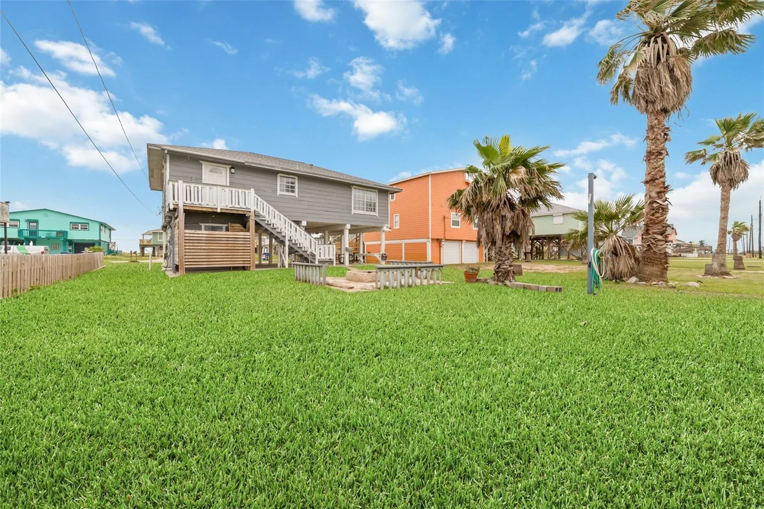 Photo of 610 Seashell Drive
