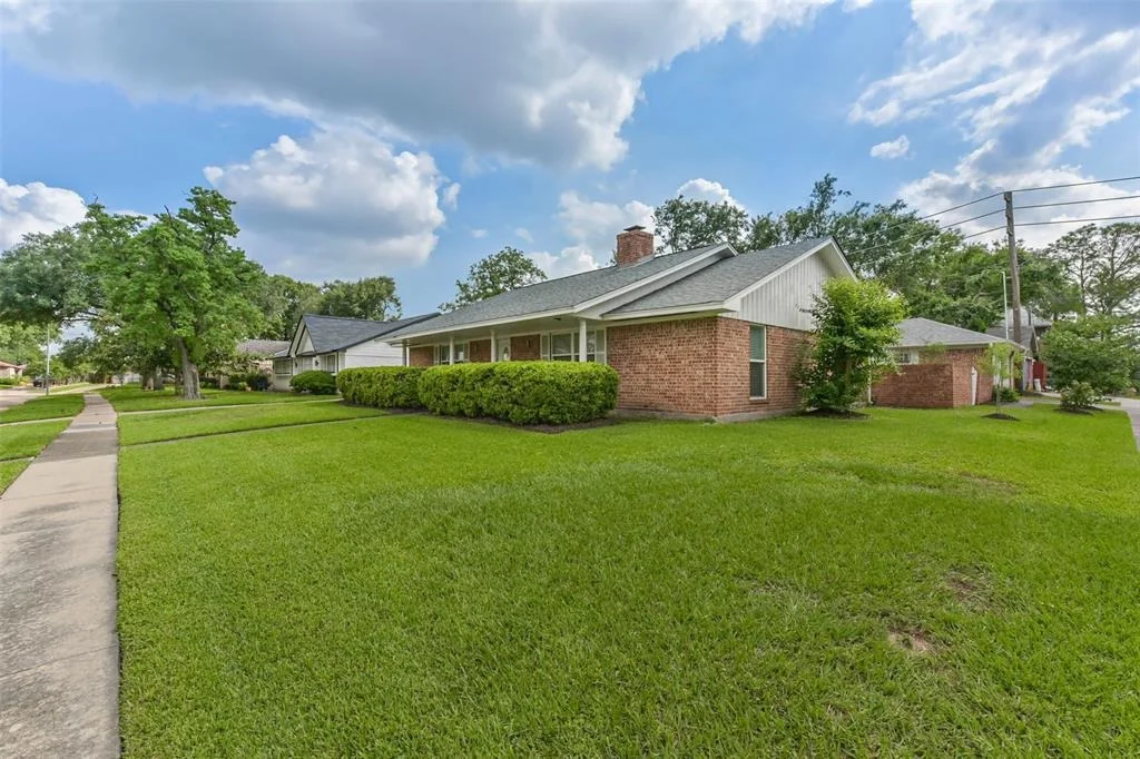 Photo of 7902 Redding Road