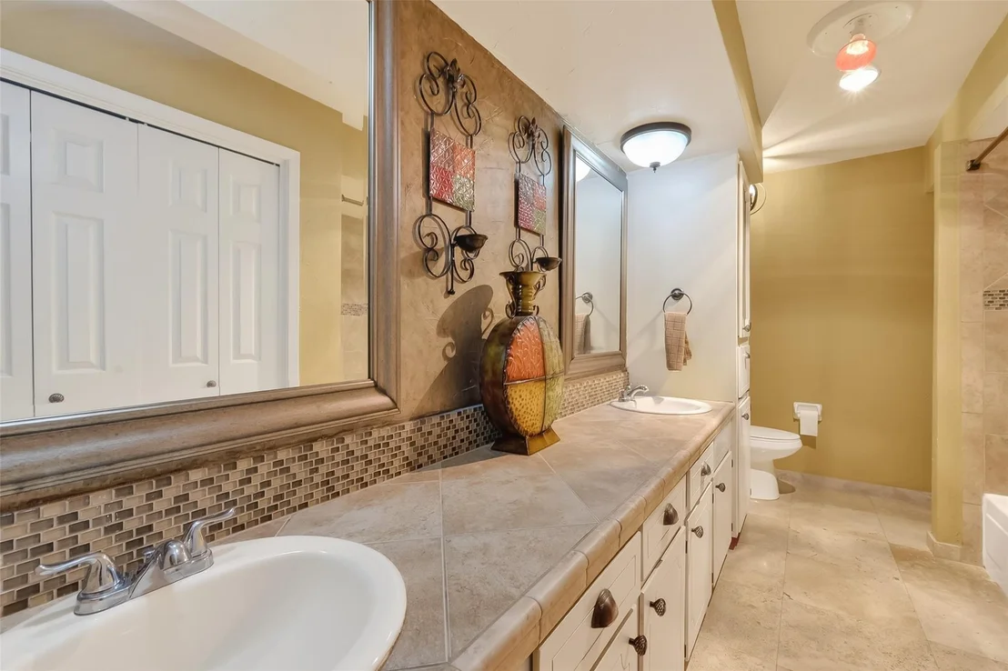 Photo of 1011 Chateau Woods Parkway Drive