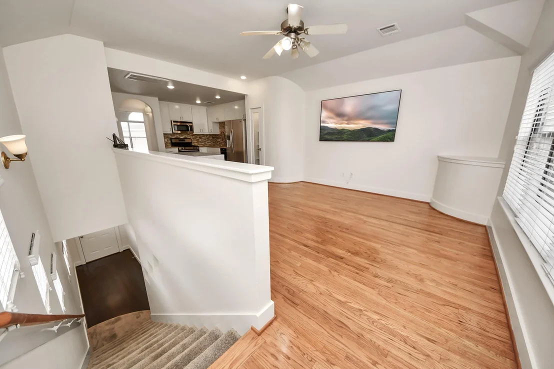 Photo of Unit 205 at 5941 South Loop E