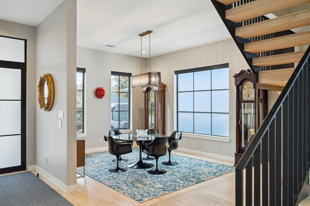 Photo of 2535 White Oak Drive