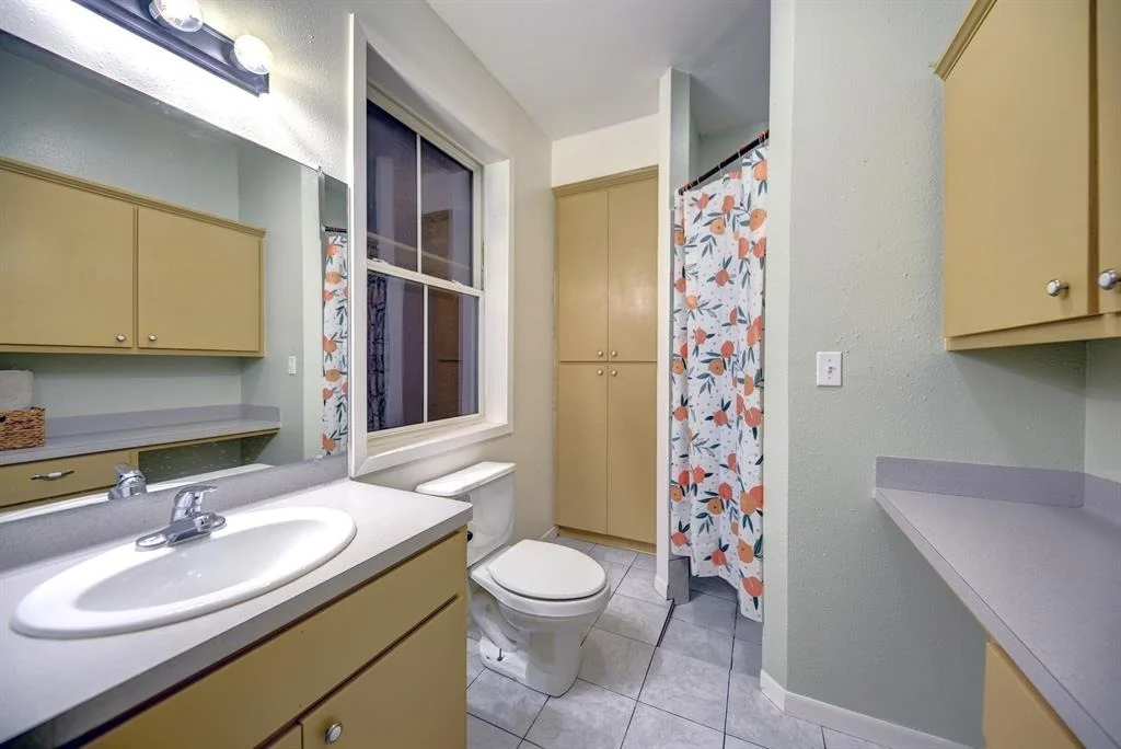 Photo of 213 N Austin Street