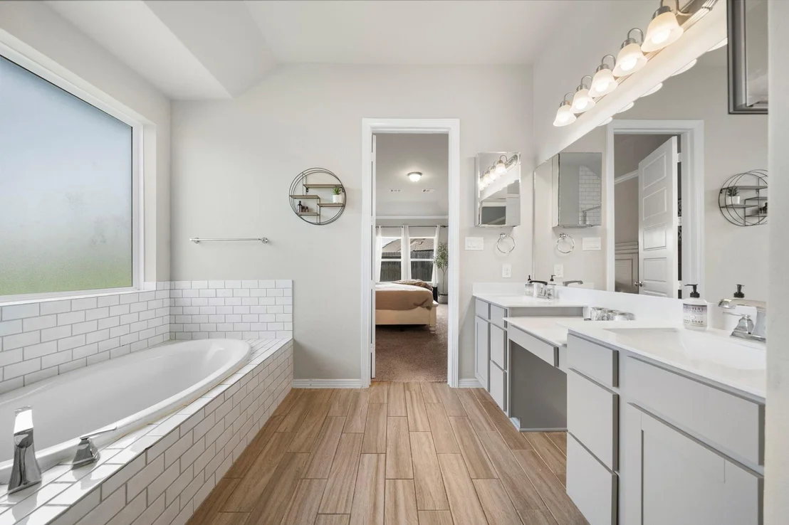 Photo of 10927 Crestwood Point Circle
