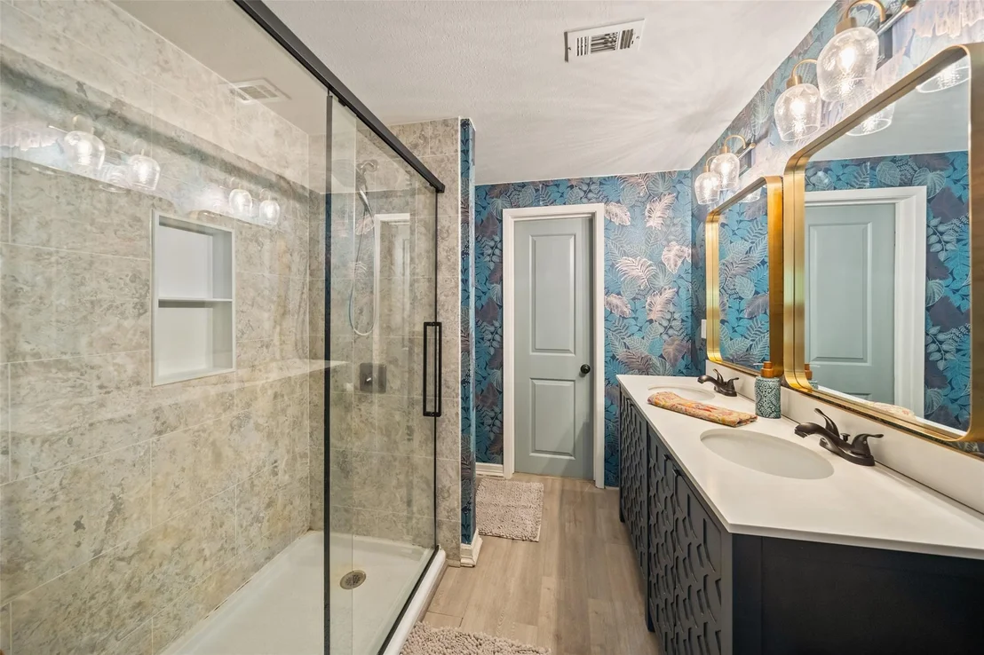 Photo of 11045 Woodview Drive