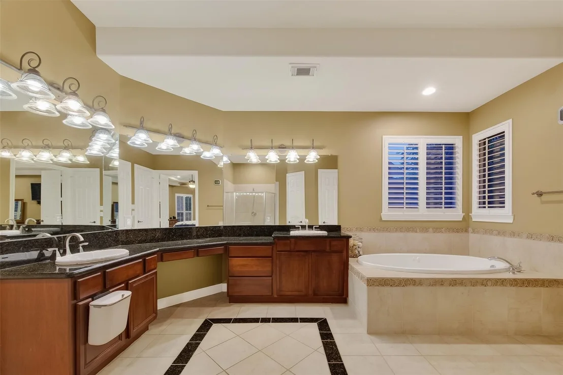Photo of 14327 Norhill Pointe Drive