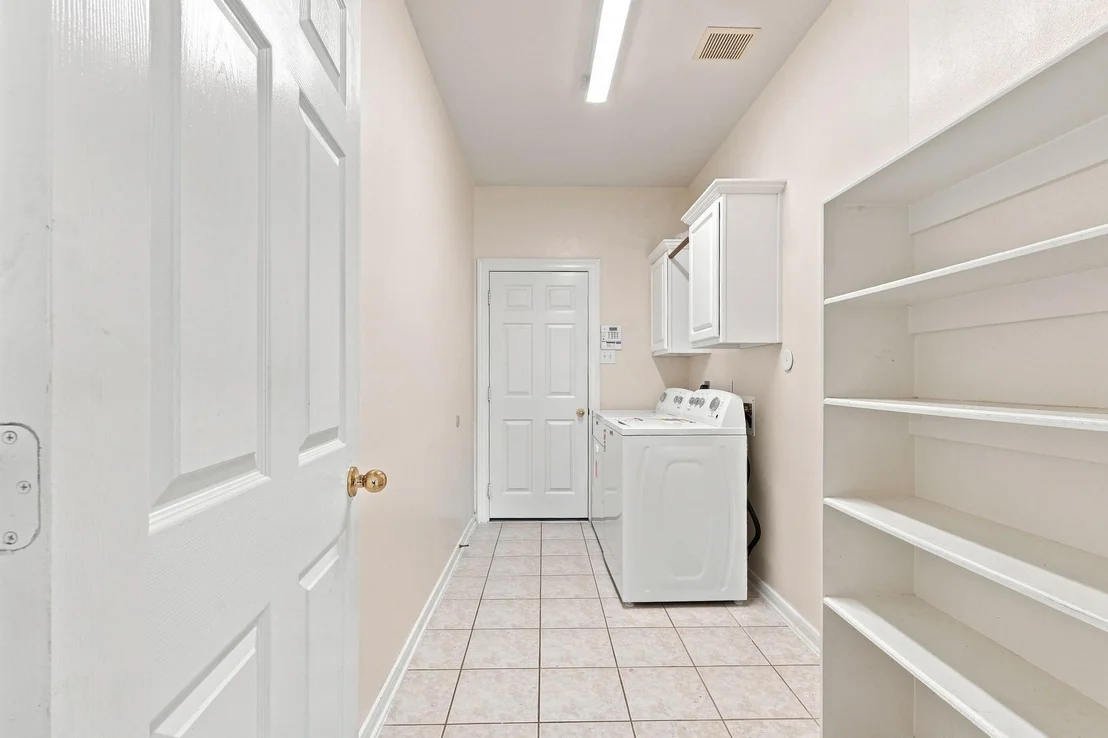 Photo of 6127 Merry Pine Court