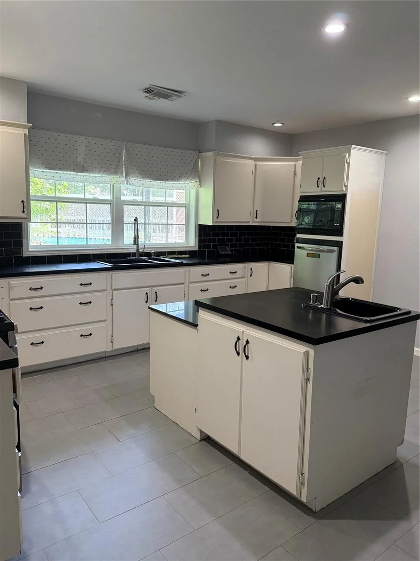 Photo of 707 S Mccarty Avenue