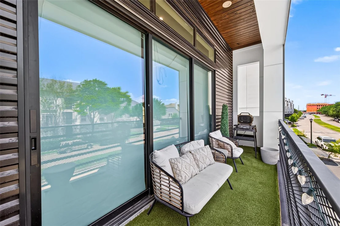 Photo of 607 Memorial Heights Drive