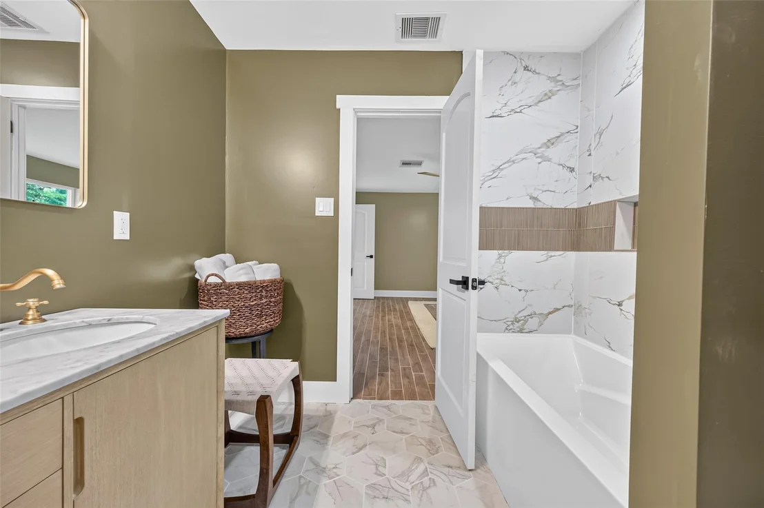 Photo of 1202 Briar Bayou Drive