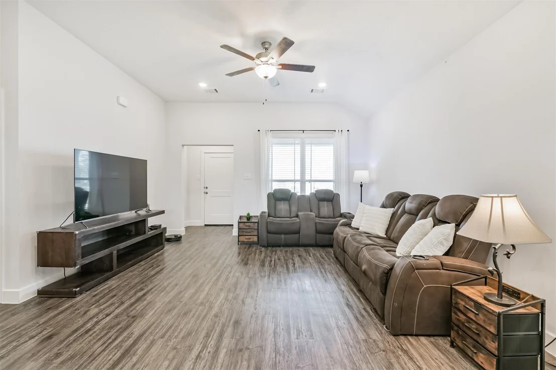 Photo of 260 Shoreview Drive