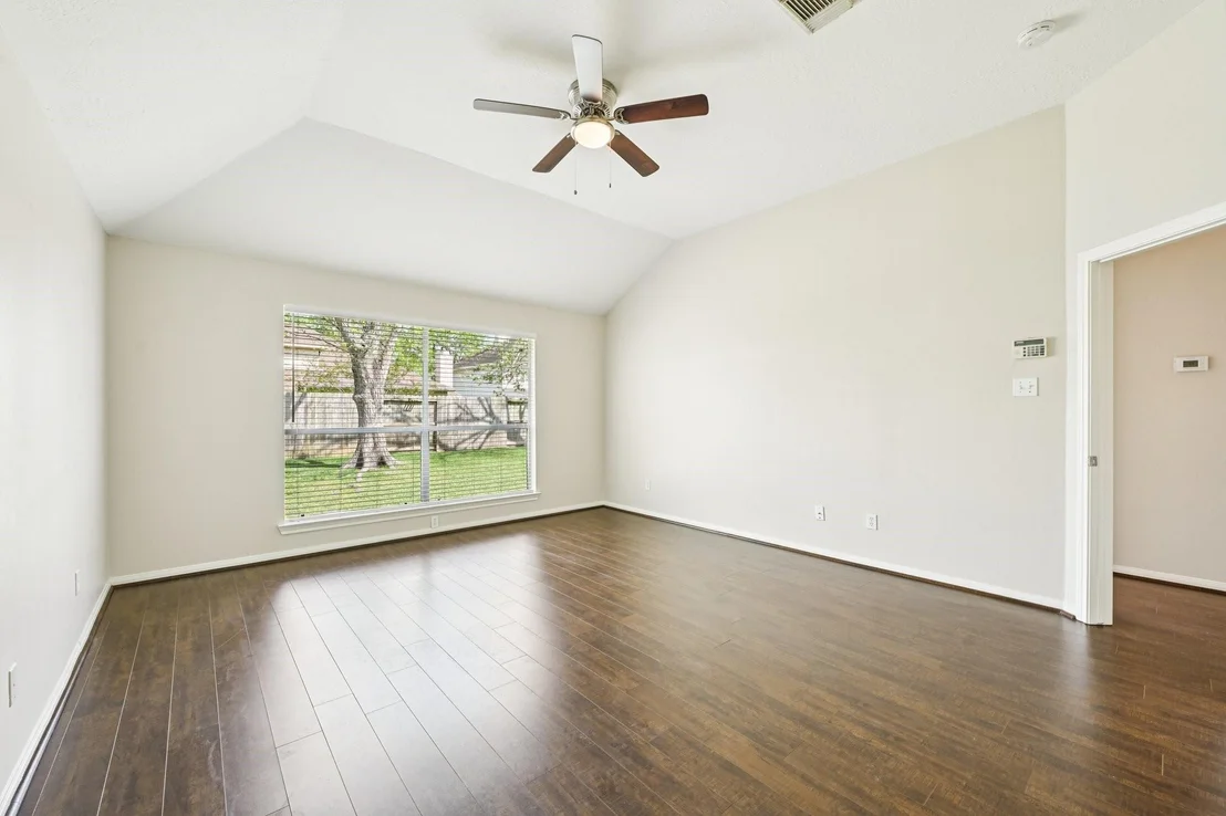 Photo of 1023 E Hampton Drive