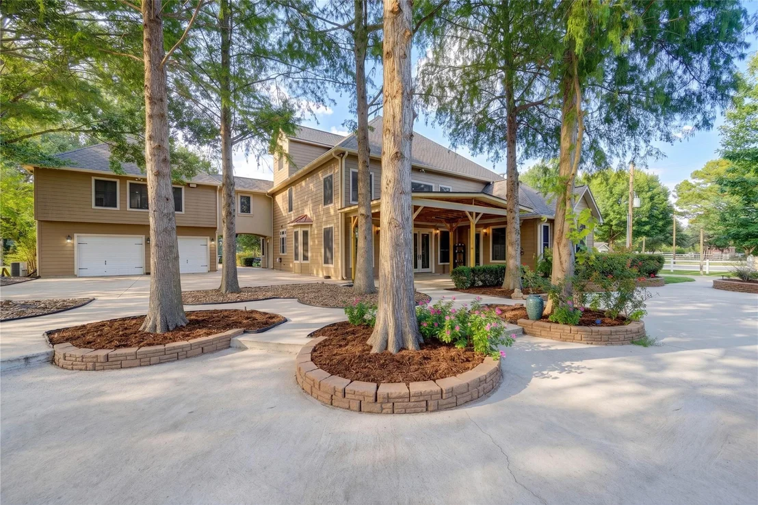 Photo of 200 Creekside Court