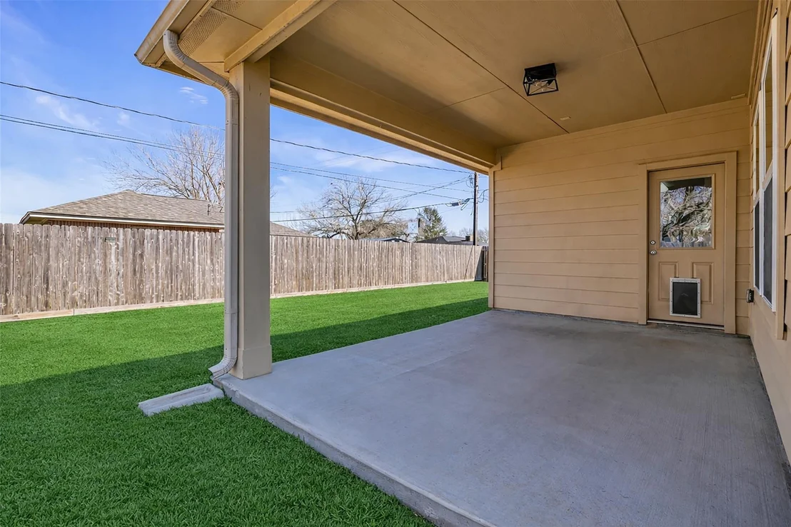 Photo of 323 Texas Avenue