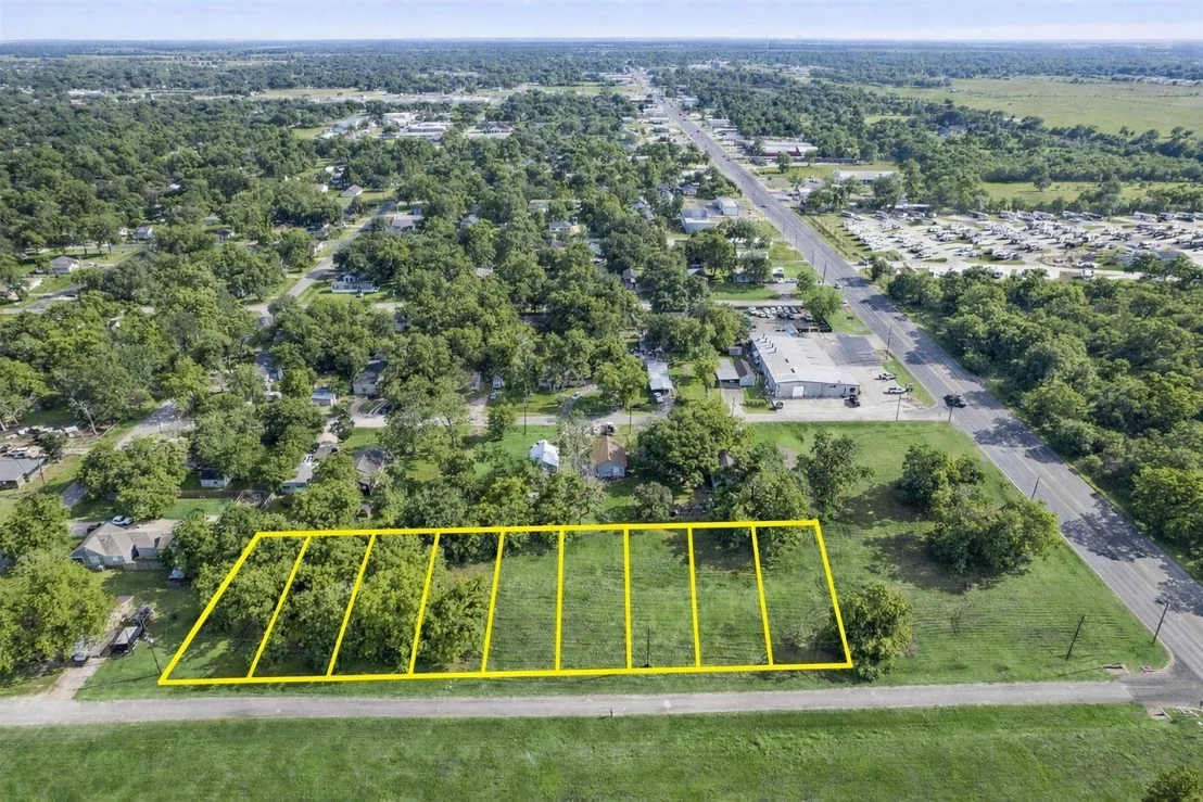 Photo of 205 W Columbus Drive
