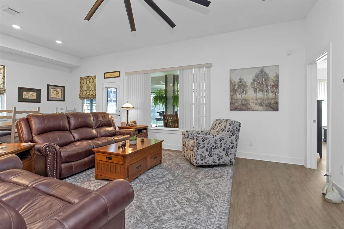 Photo of 954 Golden Willow Lane