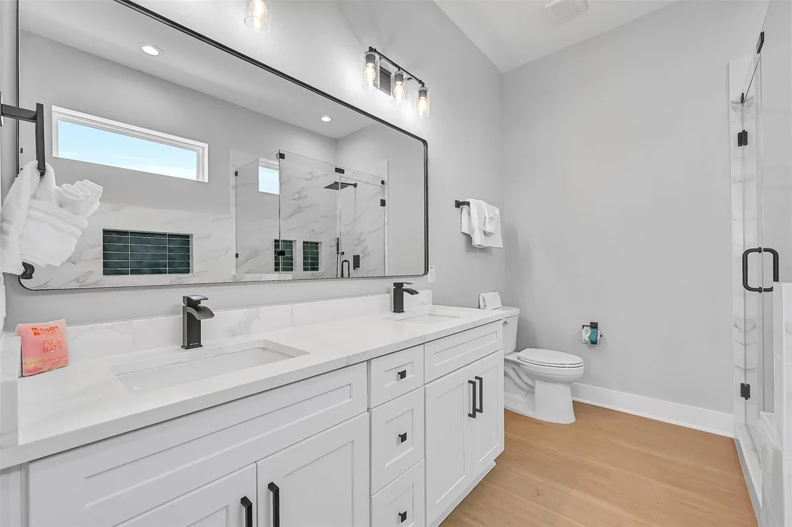 Photo of 16728 West Beach Road