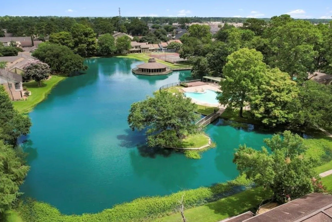 Photo of 105 Old Bridge Lake