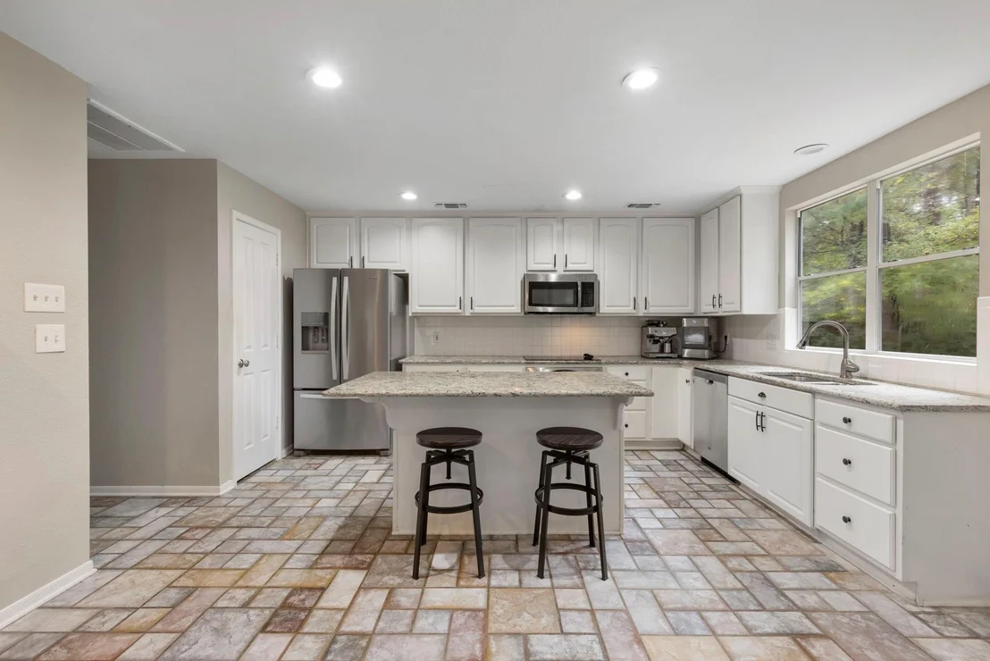 Photo of 123 Sheerborne Court