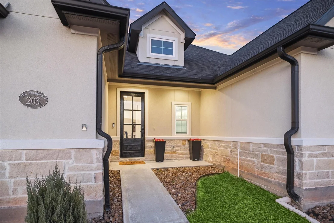 Photo of 203 Hampton Glen Road