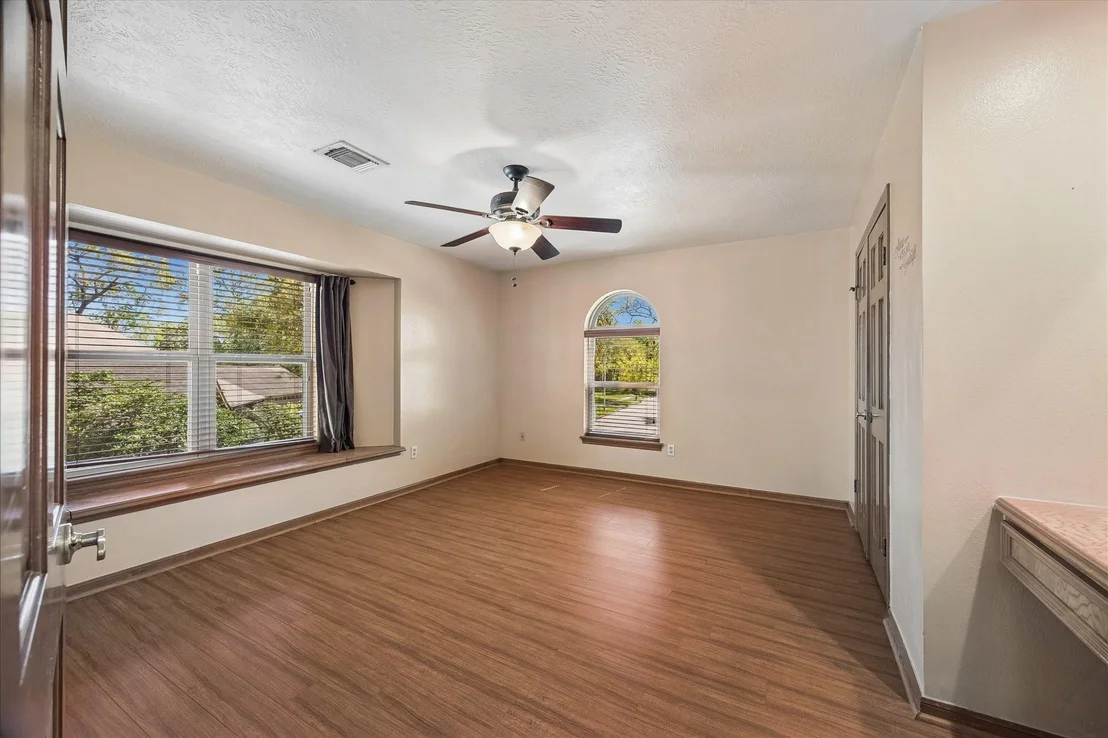 Photo of 1835 Raintree Circle