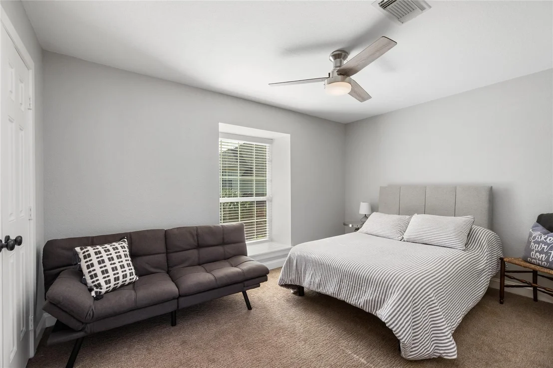 Photo of 11706 Edgewater Court