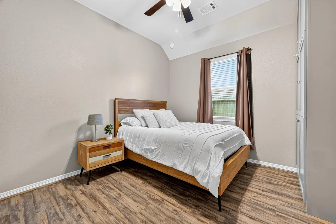 Photo of 28110 Long Mill Lane