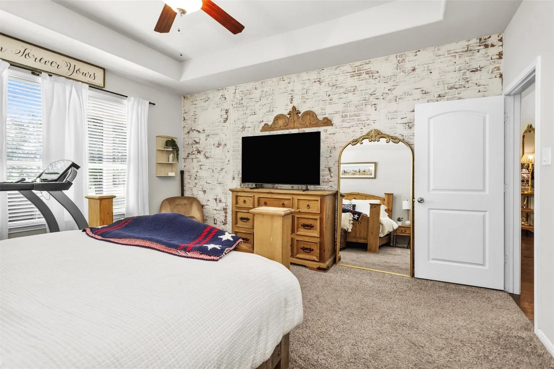 Photo of 9184 White Tail Drive