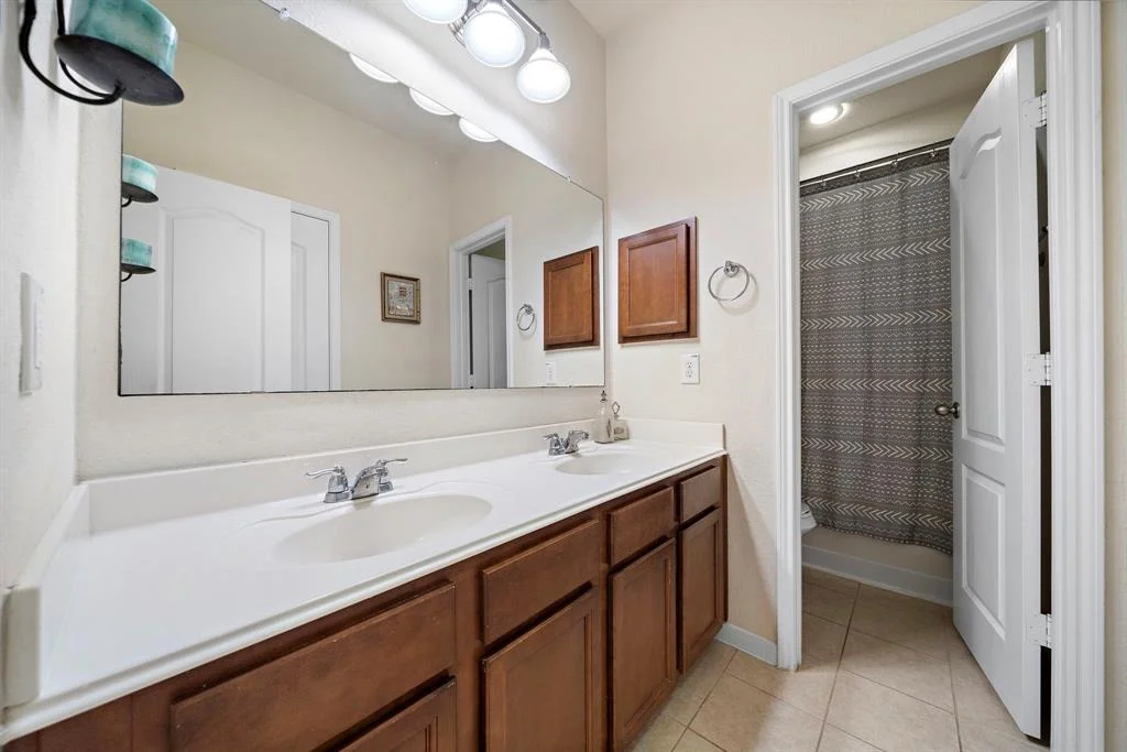 Photo of 25343 Holton Ridge Drive
