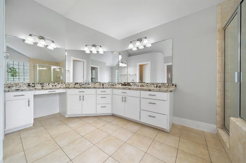 Photo of 8676 Meadowcroft Drive