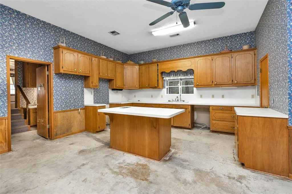 Photo of 24614 Spruce