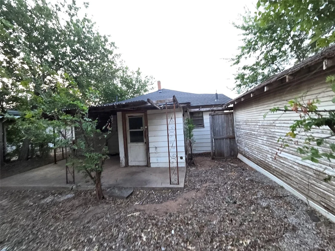 Photo of 509 N Waggoner Street