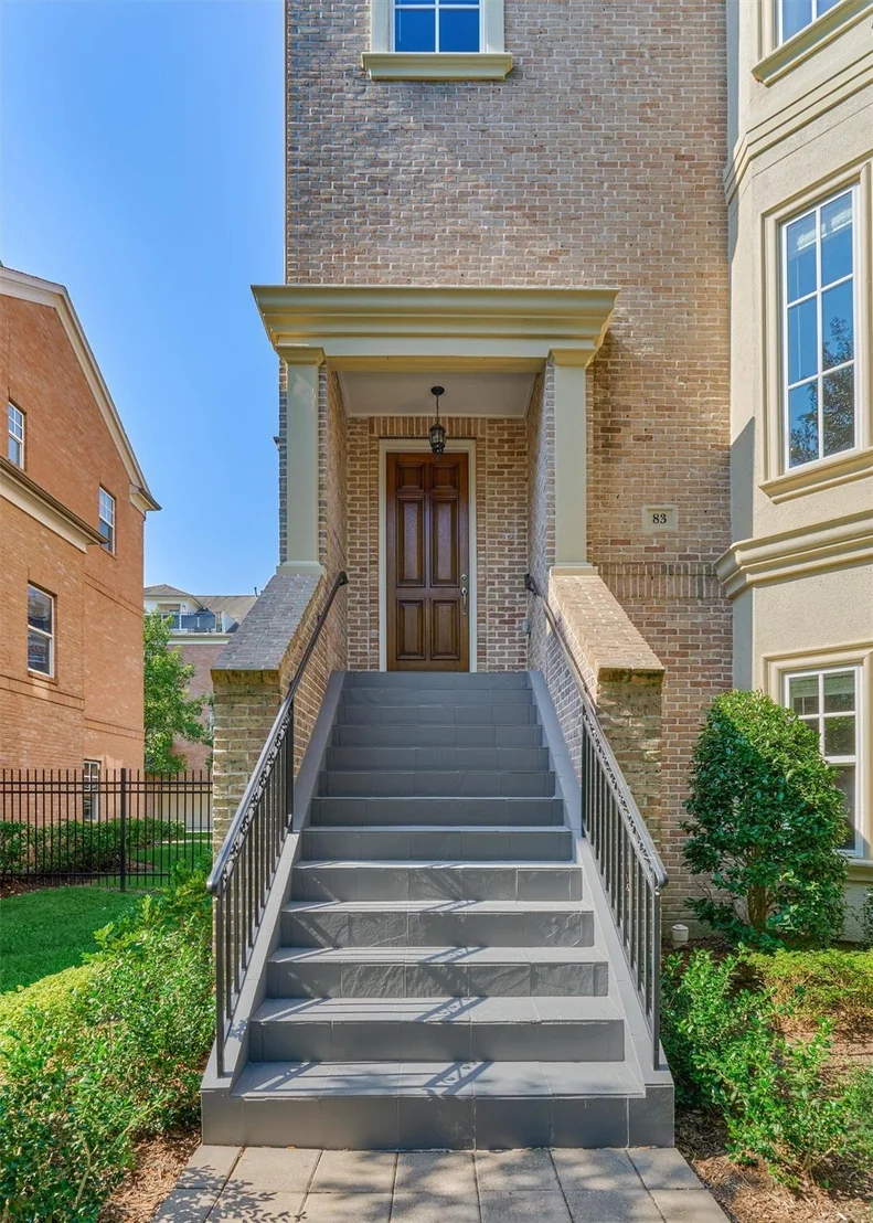 Photo of 83 Colonial Row Drive