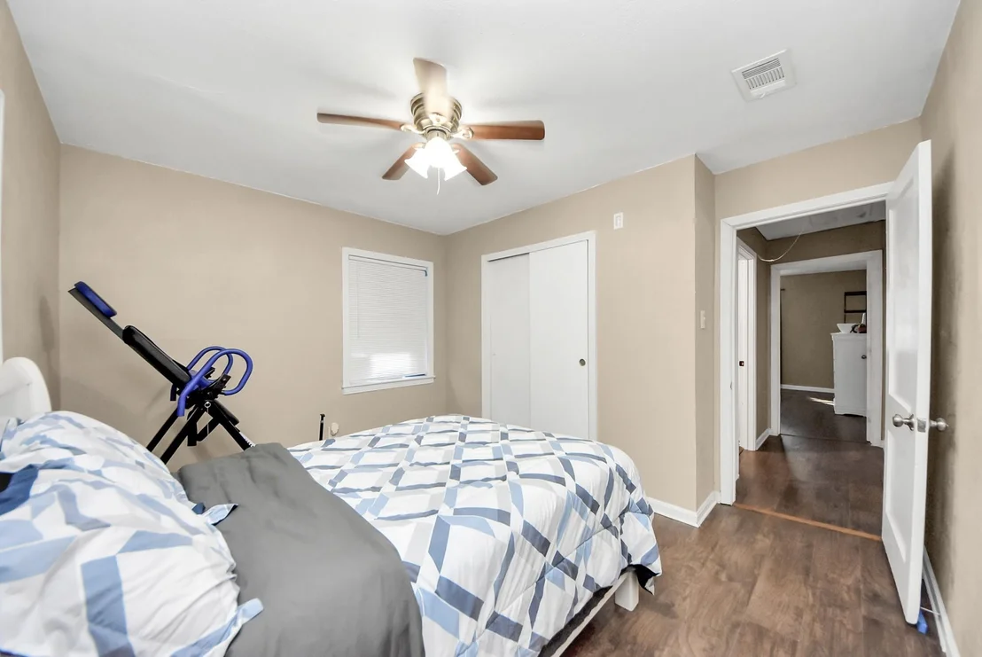 Photo of 904 Sunset Dr Drive