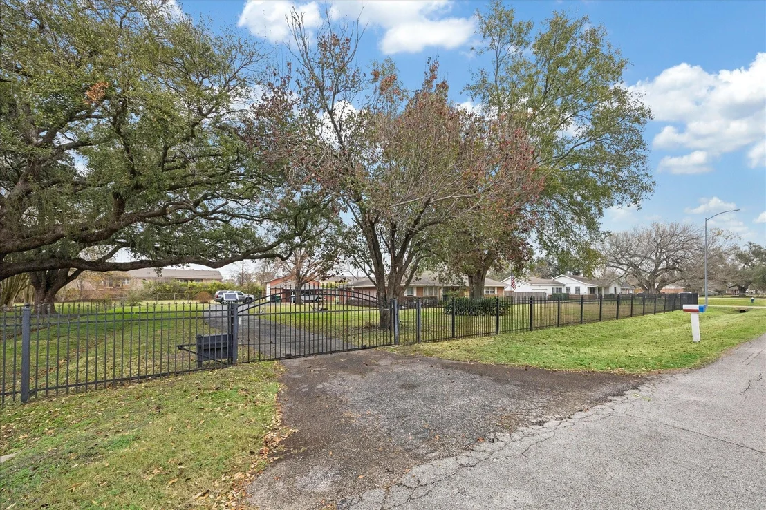 Photo of 9002 Friendship Road
