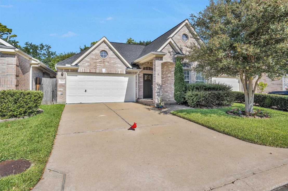 Photo of 15843 Collinsville Drive