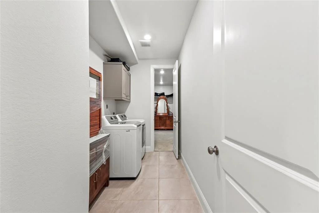 Photo of 907 Falcon Hollow Lane