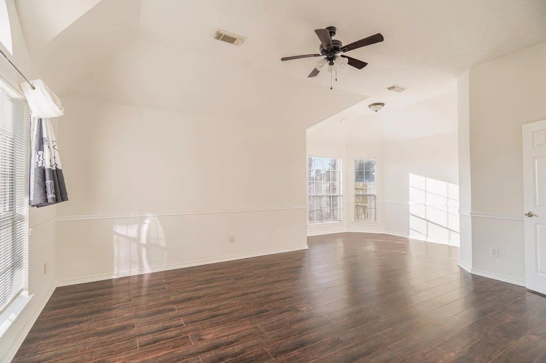 Photo of 1230 Riverchase Drive