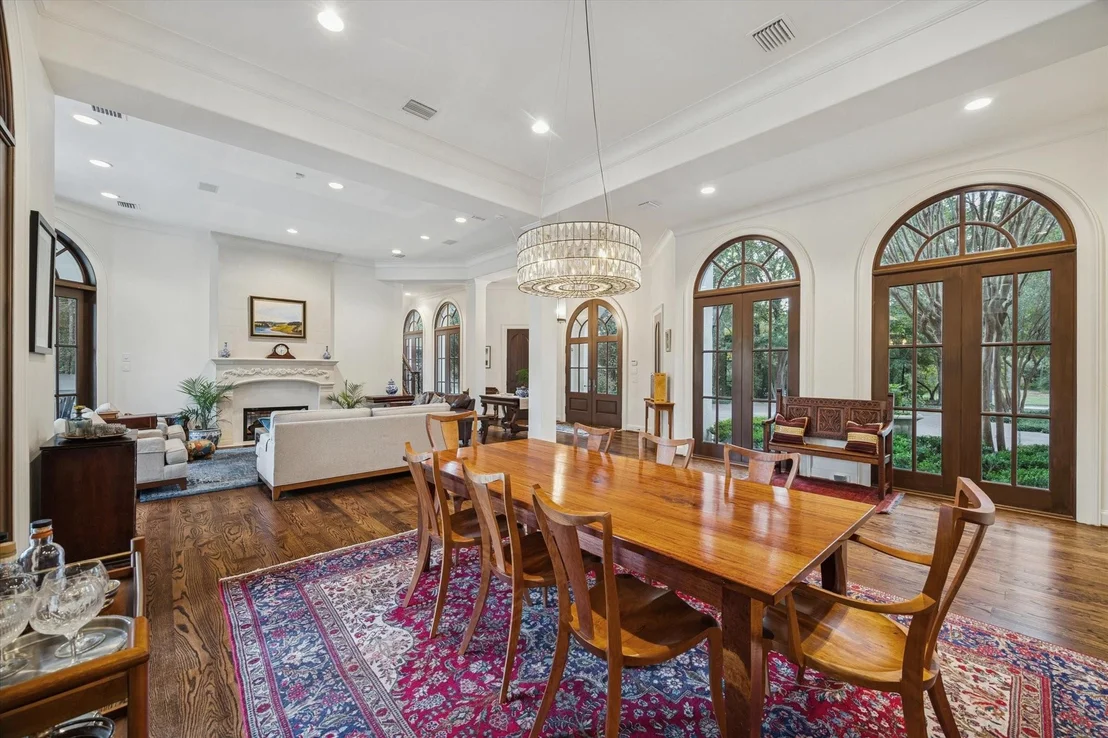 Photo of 47 N Regent Oak