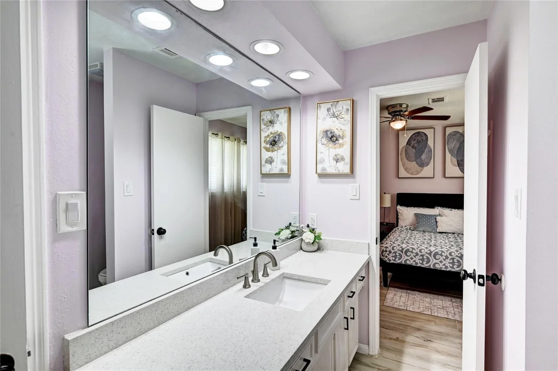 Photo of 6 Oak Hollow Circle