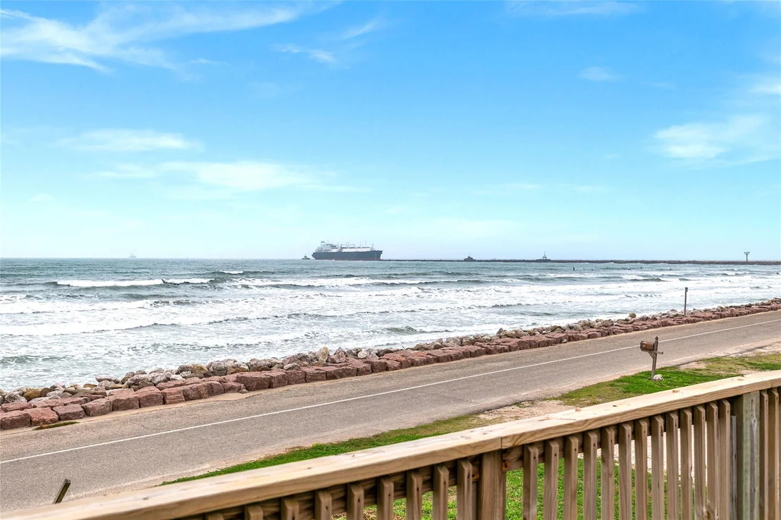 Photo of 902 Beach Drive
