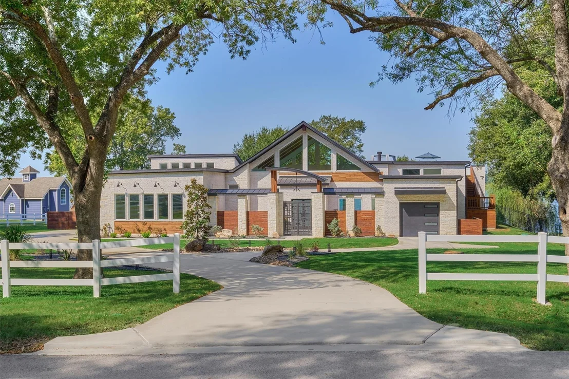 Photo of 9228 Lake Conroe Drive
