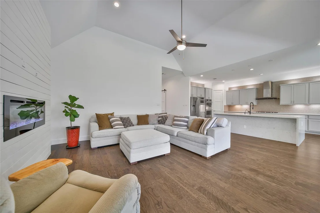 Photo of 115 Oak Estates Drive
