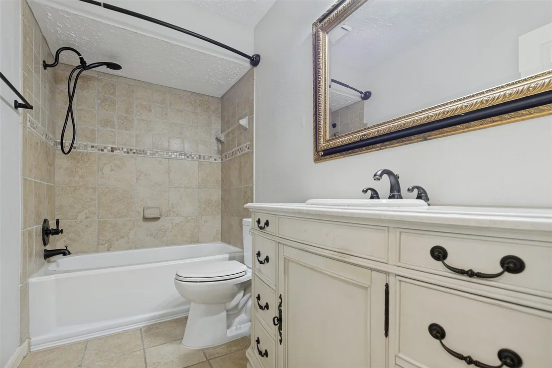 Photo of 523 Aberdeen Way